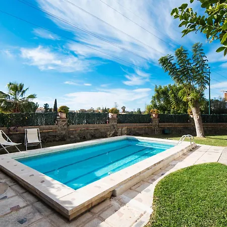 Queen Of The Ocean Villa: Stately Style House With Pool Holiday home Malaga