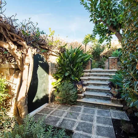 Holiday home Queen Of The Ocean Villa: Stately Style House With Pool