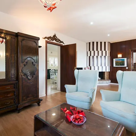 Holiday home Queen Of The Ocean Villa: Stately Style House With Pool