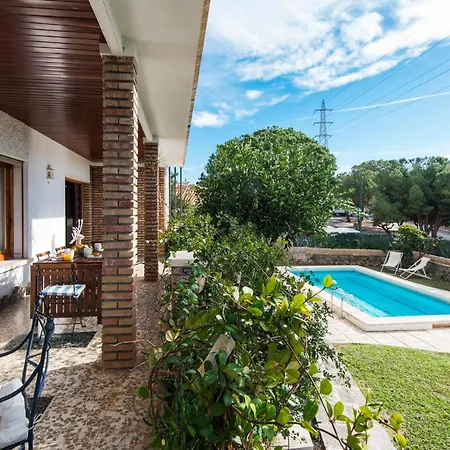 Queen Of The Ocean Villa: Stately Style House With Pool *