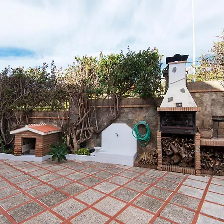 Queen Of The Ocean Villa: Stately Style House With Pool Holiday home Malaga