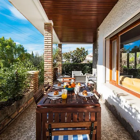 Holiday home Queen Of The Ocean Villa: Stately Style House With Pool